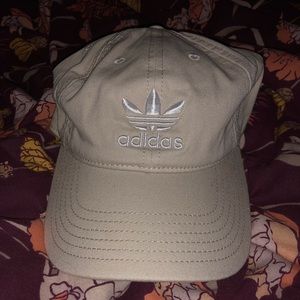 Adidas tan/khaki baseball cap